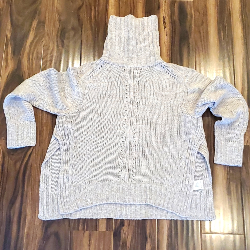 John + Jenn Turtleneck Sweater Sz. Medium